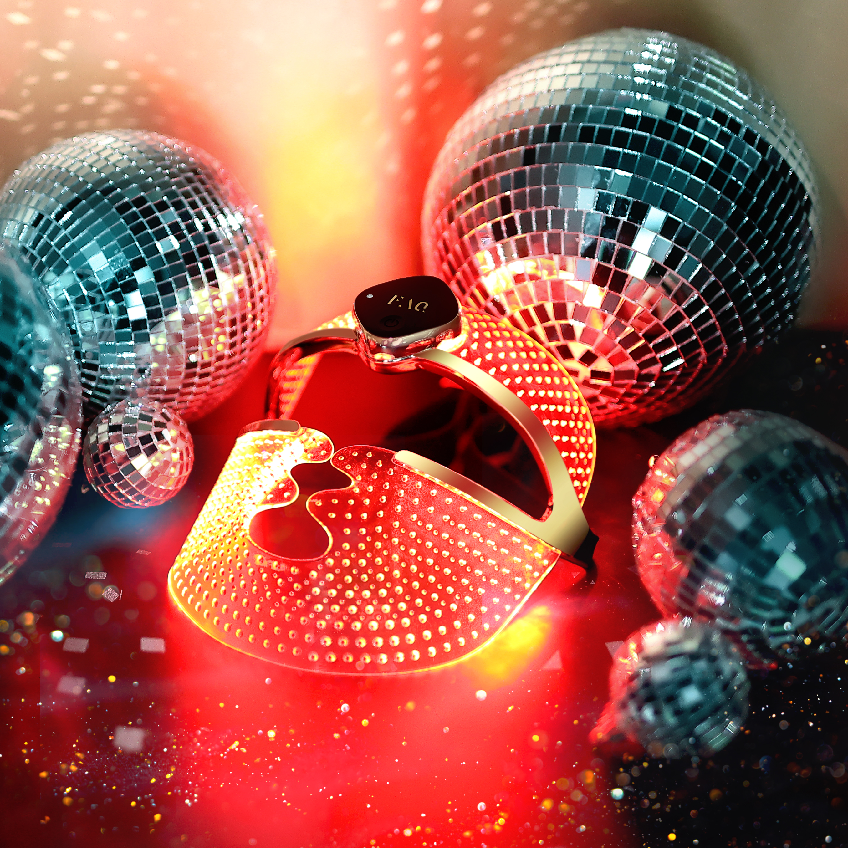 HAPPY NEW YEAR! - PREPARATI ALLA NOTTE PIU’ FRIZZANTE DELL’ANNO CON FOREO